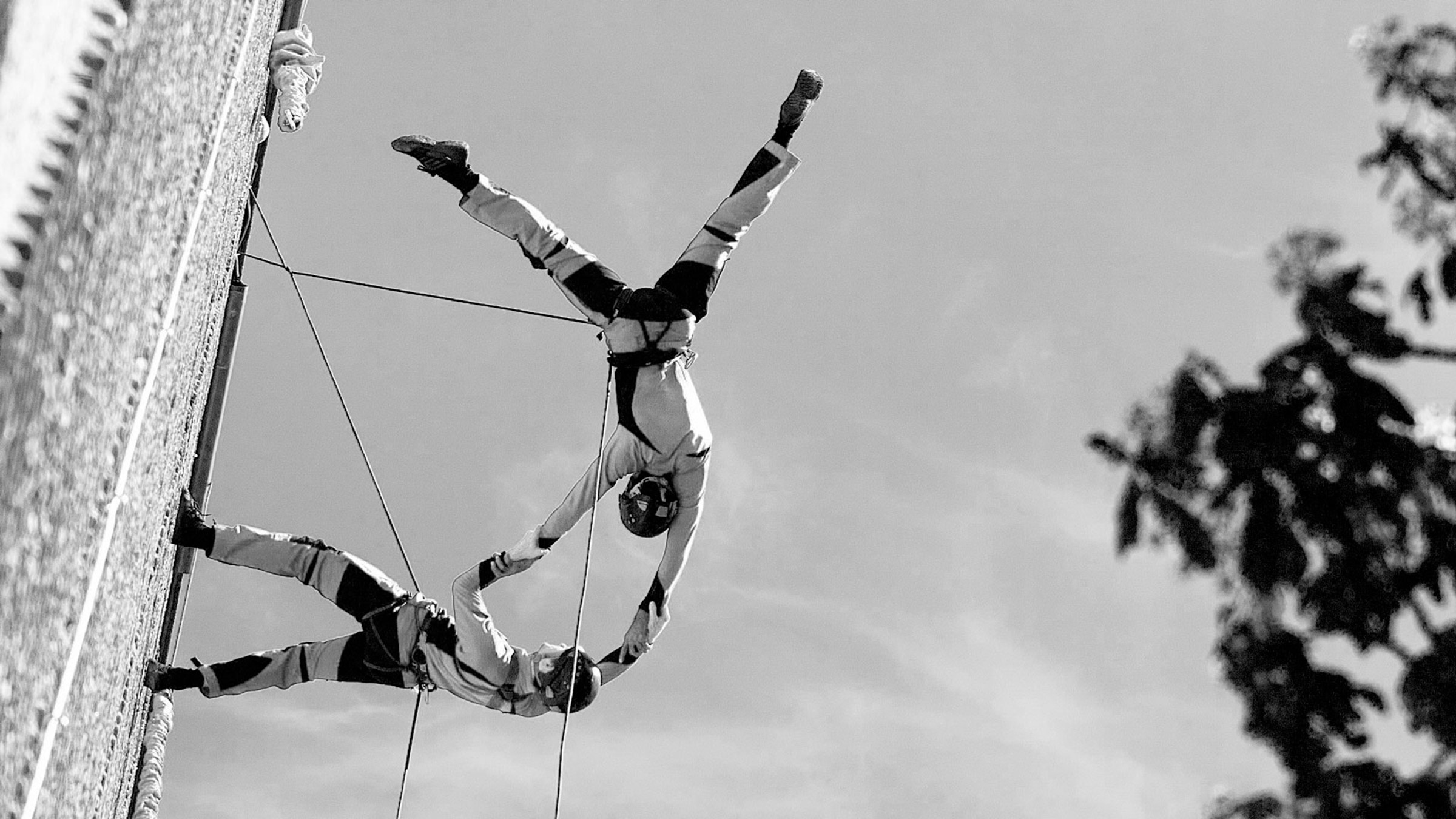 MagnusSkrede-walldance01BW.jpg (1)