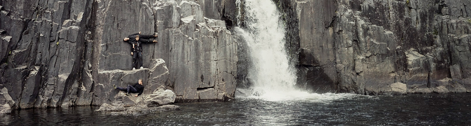 Toppidrett FRIKAR er med på danseshow i naturen kvart år. Foto: Cathrine Dokken. Utøvarar: Anita Vika Langødegård, Nora Svenning og Vebjørn Sundby