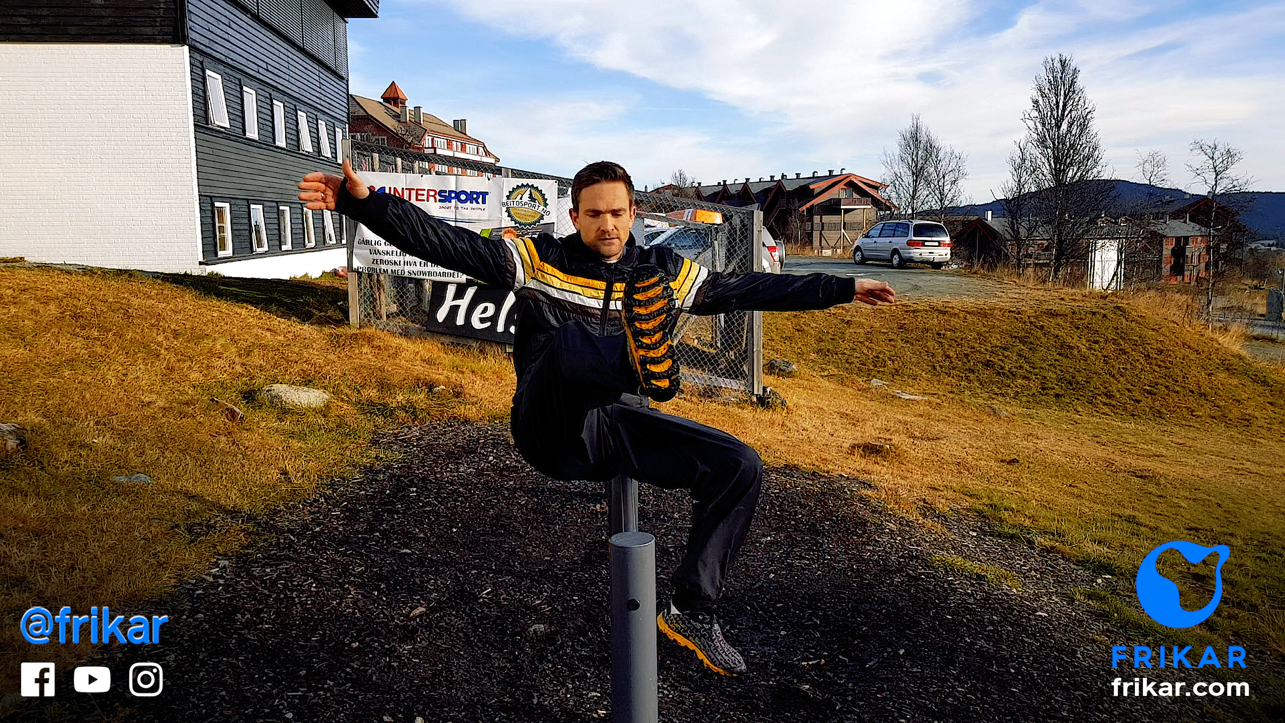 Hallgrim Hansegård sklir over gjerde på røven