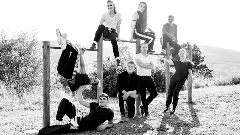FRIKAR-X-gruppebilde-DSC02386bw.jpg