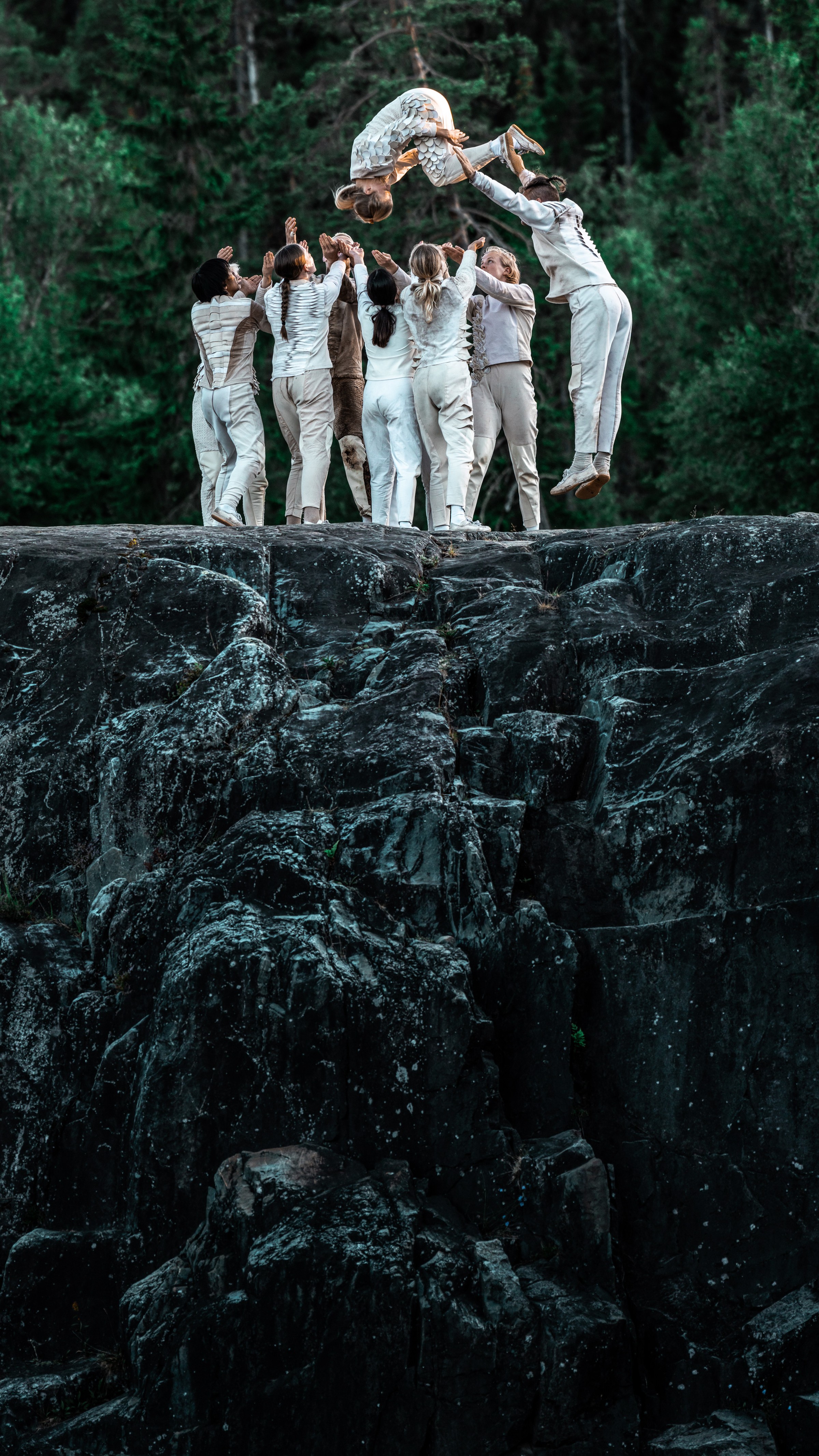 GANDR-by-FRIKAR-salto-vertikal-Photo-Antero-Hein--3.jpg
